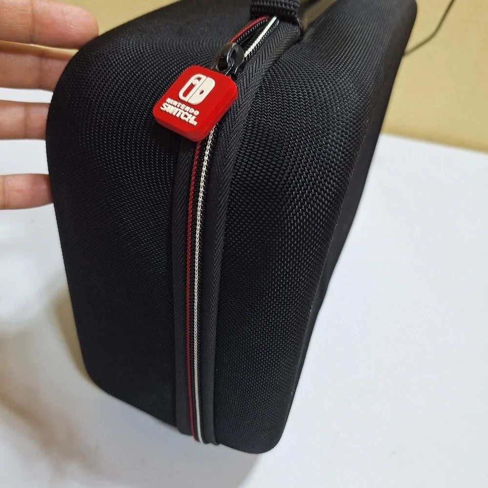 Nintendo Switch Deluxe Travel‎ Carrying Case Hard Shell Storage Case Official